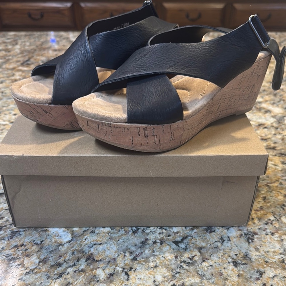 CL by Laundry Black and Tan Wedge Sandals